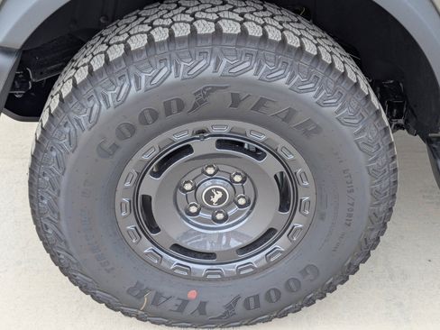 New 2025 Ford Bronco Outer Banks w/ Sasquatch Package image 7