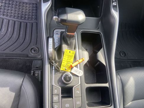 Used 2024 Kia Sorento X-Line EX image 16