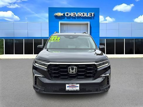 Used 2025 Honda Pilot Touring image 8