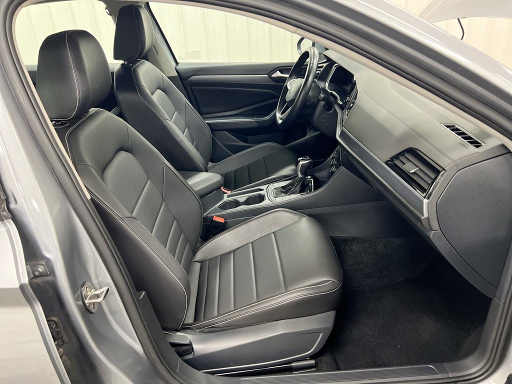 Used 2024 Volkswagen Jetta SE FWD image 21