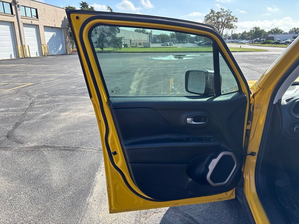 Used 2015 Jeep Renegade Sport w/ Power & Air Group FWD image 14