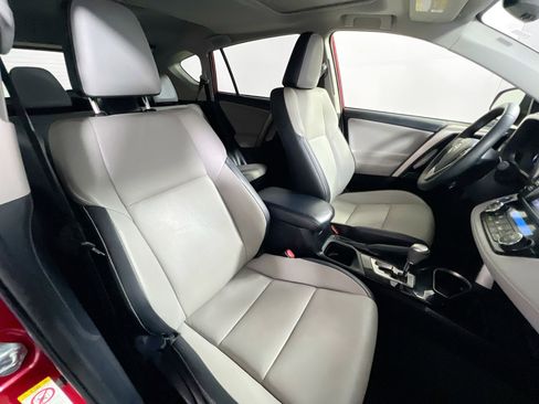 Used 2017 Toyota RAV4 Limited image 31