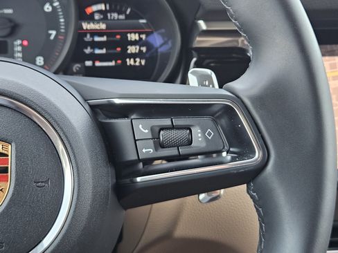 Certified 2026 Porsche Macan AWD/4WD image 27