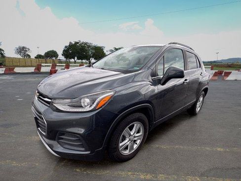 Used 2018 Chevrolet Trax LT w/ LT Convenience Package FWD image 5