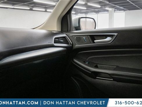 Used 2022 Ford Edge Titanium image 15