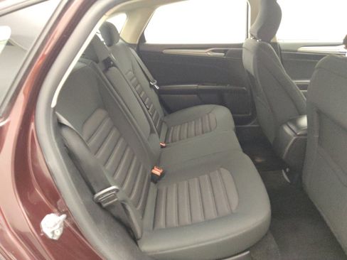 Used 2018 Ford Fusion SE FWD image 19