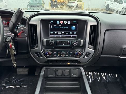 Used 2017 GMC Sierra 1500 SLT image 2