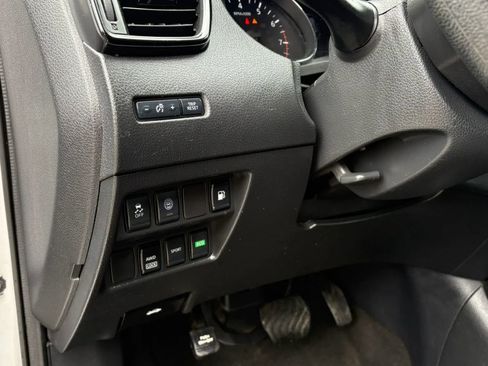Used 2020 Nissan Rogue S AWD/4WD image 16