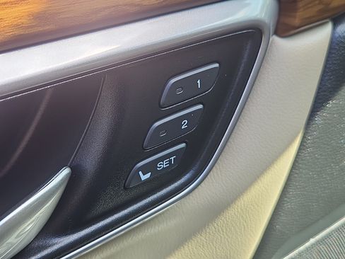 Used 2018 Honda CR-V Touring image 12