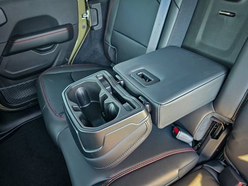 New 2026 Jeep Wrangler Unlimited Rubicon AWD/4WD image 32