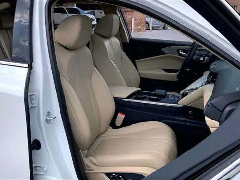 Used 2025 Acura TLX w/ Technology Package image 8