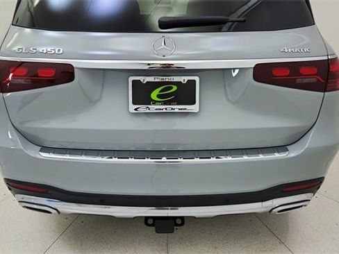 Used 2024 Mercedes-Benz GLS 450 4MATIC image 11