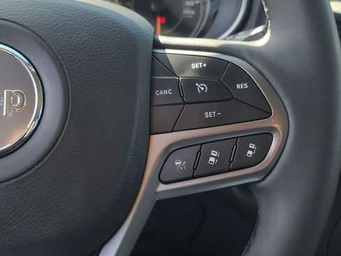 Used 2022 Jeep Cherokee Limited image 30