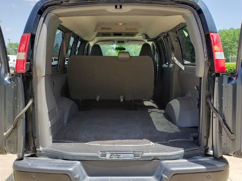 Used 2017 Chevrolet Express 2500 LS RWD image 5