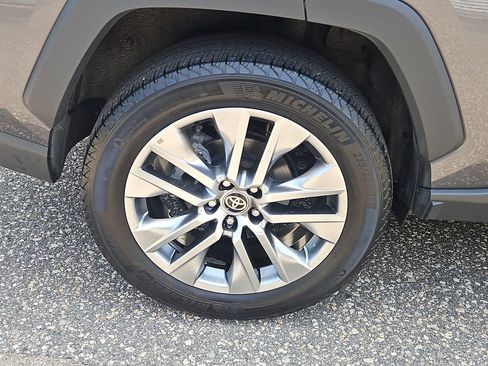 Used 2023 Toyota RAV4 XLE Premium AWD/4WD image 9