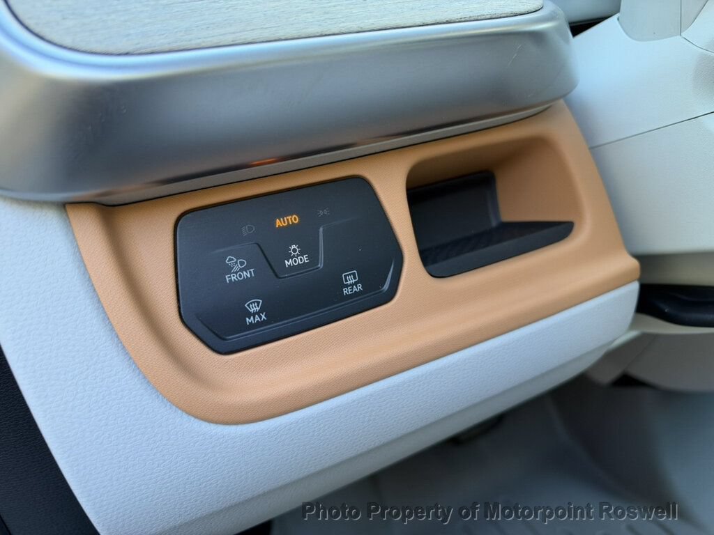 Used 2025 Volkswagen ID. Buzz 1st Edition AWD/4WD image 40