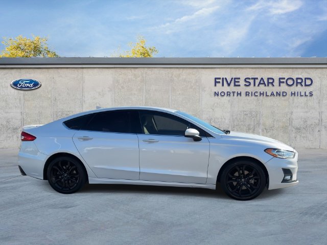 Used 2019 Ford Fusion SE w/ Equipment Group 151A FWD image 10