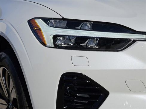 Used 2025 Volvo XC60 T8 Core w/ Climate Package image 13