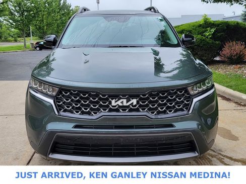 Used 2023 Kia Sorento S w/ Panoramic Sunroof Package AWD/4WD image 8