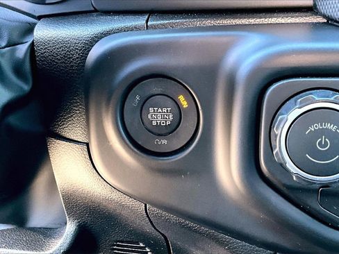 Certified 2023 Jeep Gladiator Willys image 26