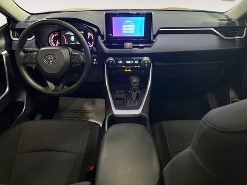 Used 2025 Toyota RAV4 XLE FWD image 17