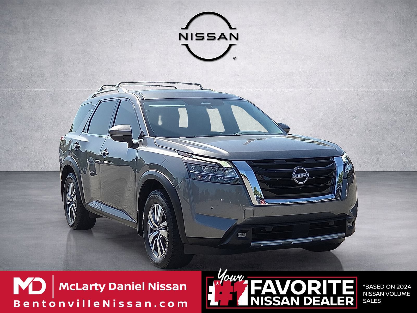 Used 2022 Nissan Pathfinder SL FWD image 1