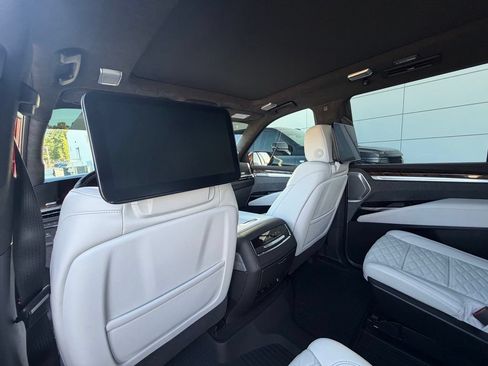 New 2026 Cadillac Escalade Platinum Sport w/ LPO, ONYX Package AWD/4WD image 22