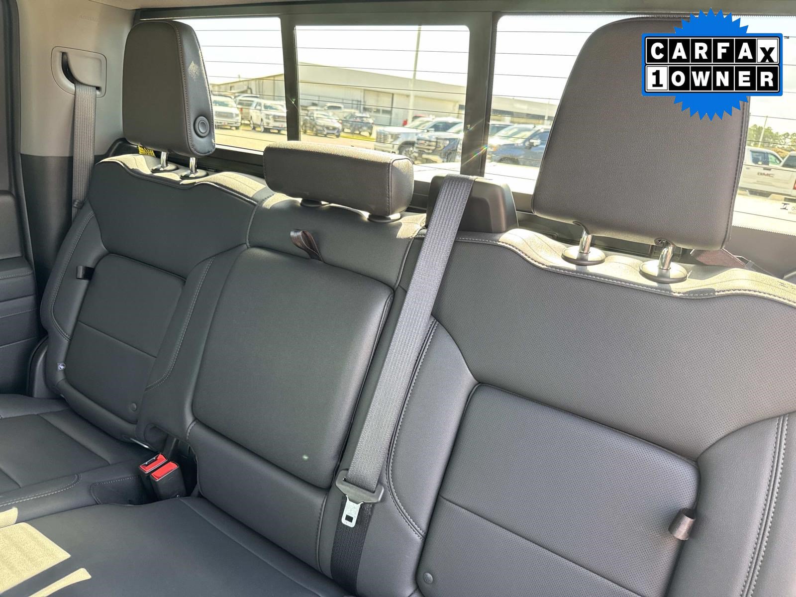 Used 2025 GMC Sierra 2500 SLT w/ SLT Premium Package AWD/4WD image 17