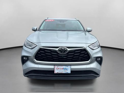 Used 2021 Toyota Highlander Limited image 2