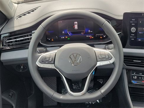 New 2025 Volkswagen Jetta SE image 11