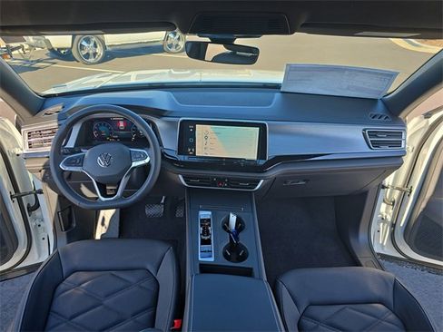 New 2026 Volkswagen Atlas Cross Sport SE image 13