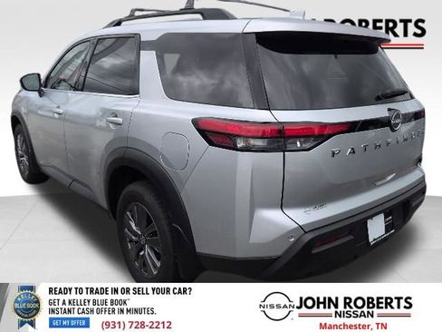 Certified 2025 Nissan Pathfinder SV FWD image 6