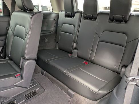 Used 2023 Nissan Pathfinder SL w/ Black Appearance Package image 29