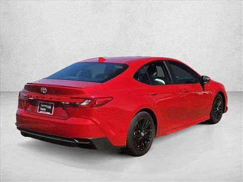 Used 2025 Toyota Camry SE FWD image 5