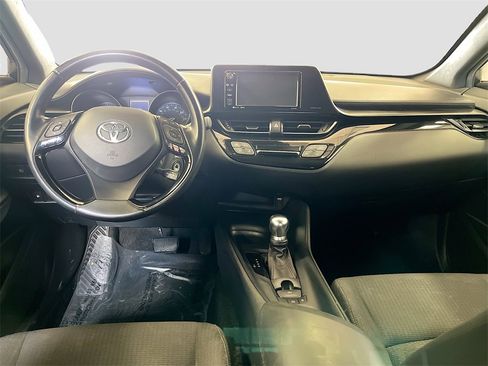 Used 2018 Toyota C-HR XLE image 20