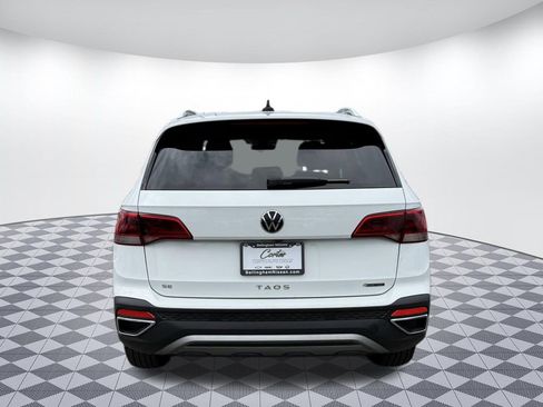 Used 2024 Volkswagen Taos SE image 6