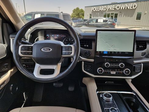 Used 2023 Ford Expedition XLT AWD/4WD image 6