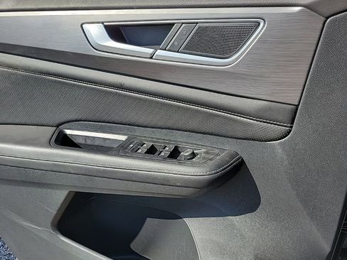 Used 2024 Volkswagen Atlas Cross Sport SE image 13