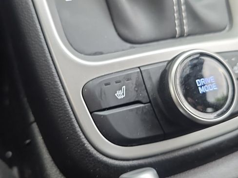 Used 2026 Hyundai Venue SEL FWD image 16