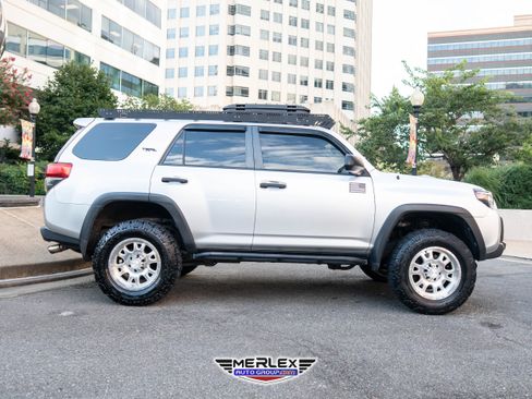 Used 2011 Toyota 4Runner SR5 image 8
