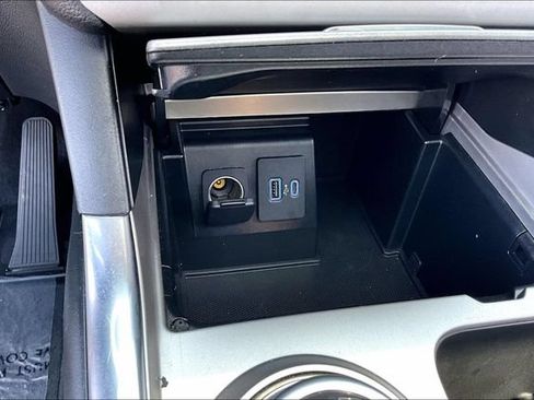 Used 2020 Ford Explorer XLT w/ Equipment Group 202A AWD/4WD image 23