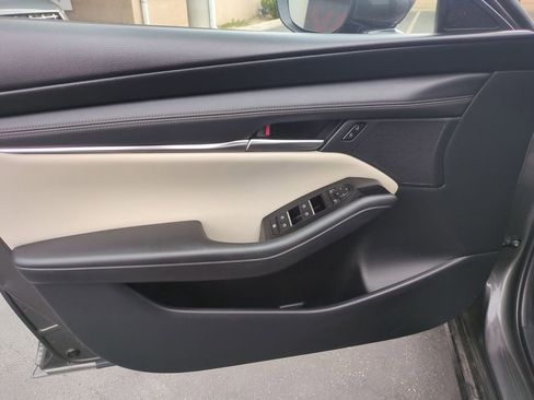 Used 2025 MAZDA MAZDA3 s FWD image 11