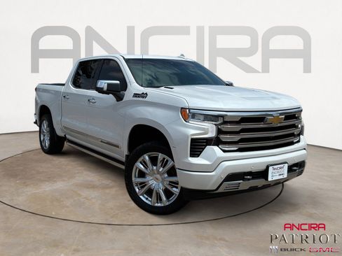 Used 2022 Chevrolet Silverado 1500 High Country w/ High Country Premium Package AWD/4WD image 1