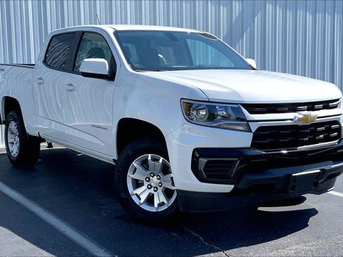 Used 2021 Chevrolet Colorado LT AWD/4WD image 2