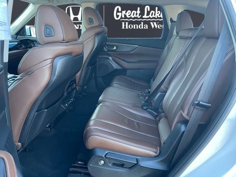 Used 2023 Acura MDX SH-AWD w/ Advance Package image 12