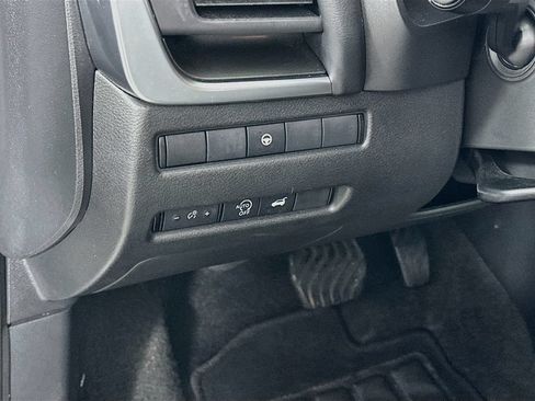 Used 2024 Nissan Rogue SV AWD/4WD image 16