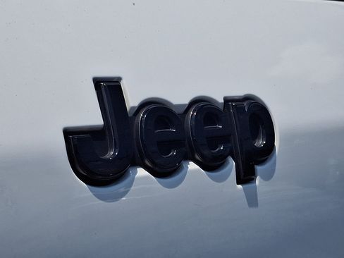 Certified 2023 Jeep Grand Cherokee L Summit AWD/4WD image 31