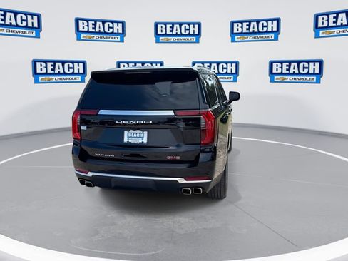 Used 2025 GMC Yukon Denali w/ Sun & Power Step Package AWD/4WD image 7