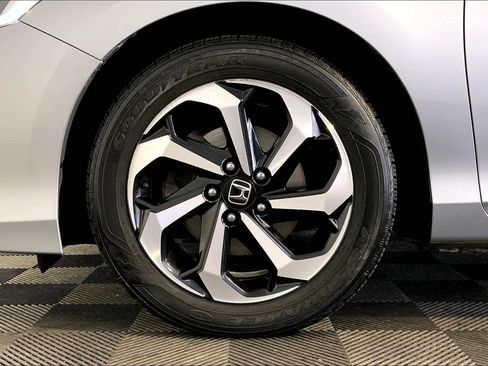 Used 2017 Honda Accord EX-L image 11