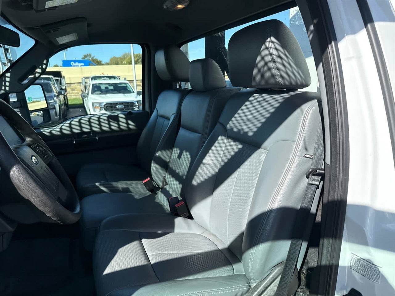 Used 2016 Ford F550 4x4 Regular Cab Super Duty image 13